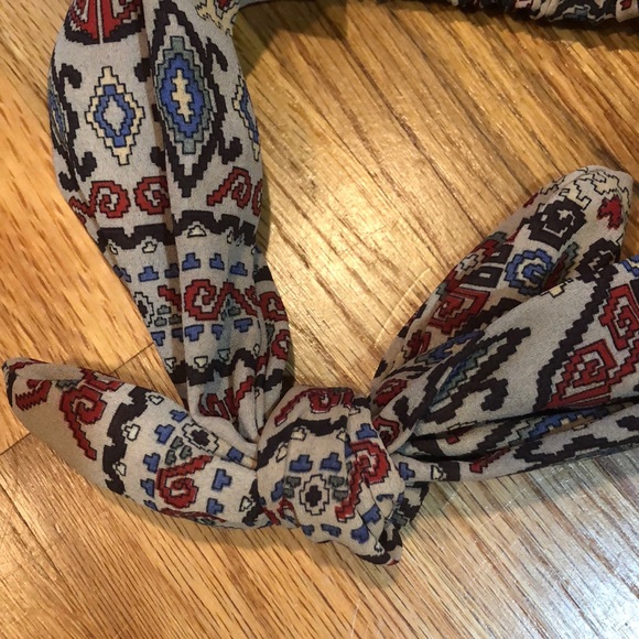 NWOT Urban outfitters headband with front tie - Picture 4 of 6